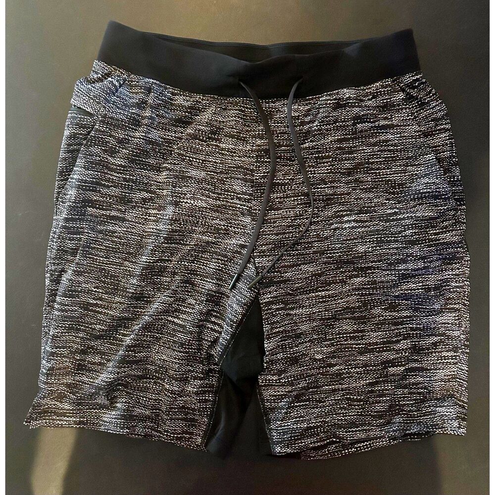 Lululemon T.H.E. Short 9" All Court Texture White Black Men's Medium LINED